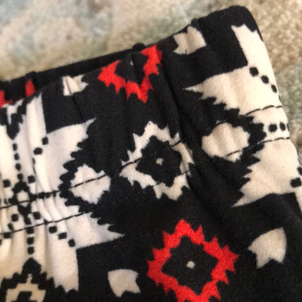 *HOLIDAY SALE* Leggings - Reindeer Snowflake - Picture 4 of 5